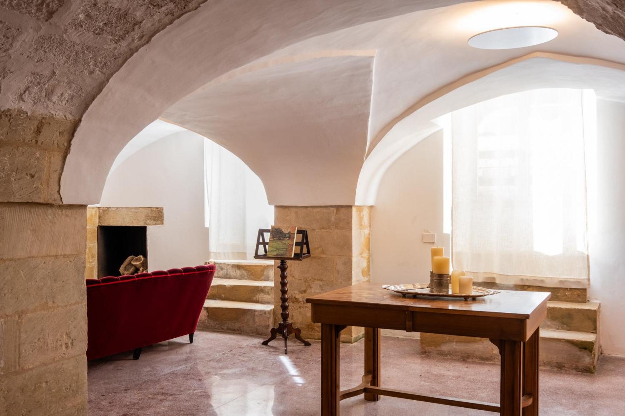 Dimora Del Vescovo Art Boutique Hotel Минервино ди Лече Екстериор снимка