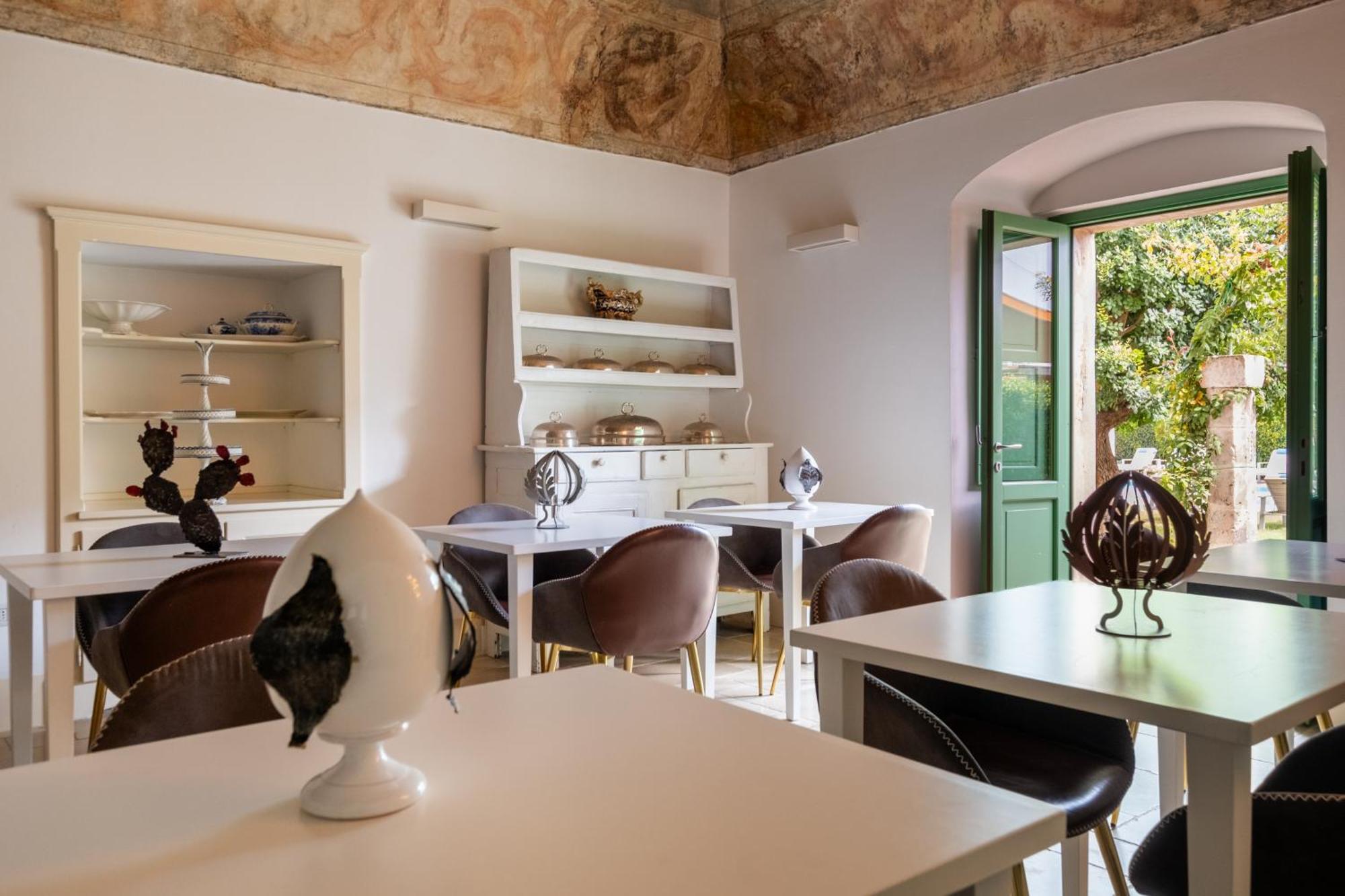 Dimora Del Vescovo Art Boutique Hotel Минервино ди Лече Екстериор снимка